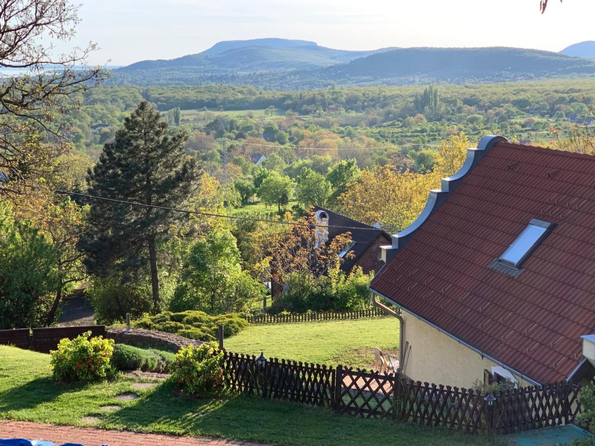 Hillside Apartments Révfülöp Екстериор снимка