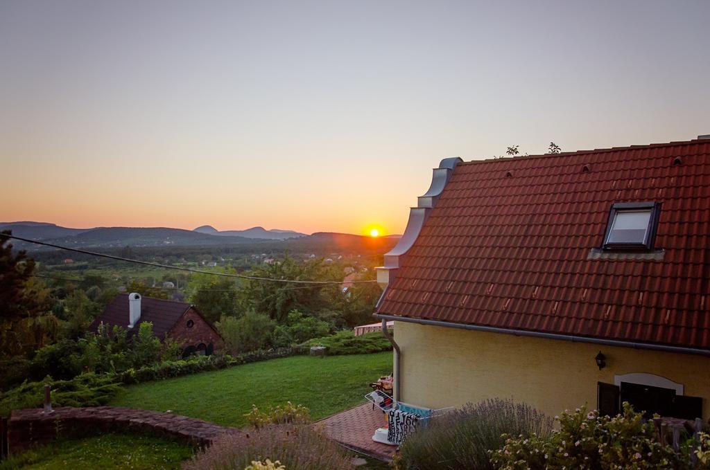 Hillside Apartments Révfülöp Екстериор снимка