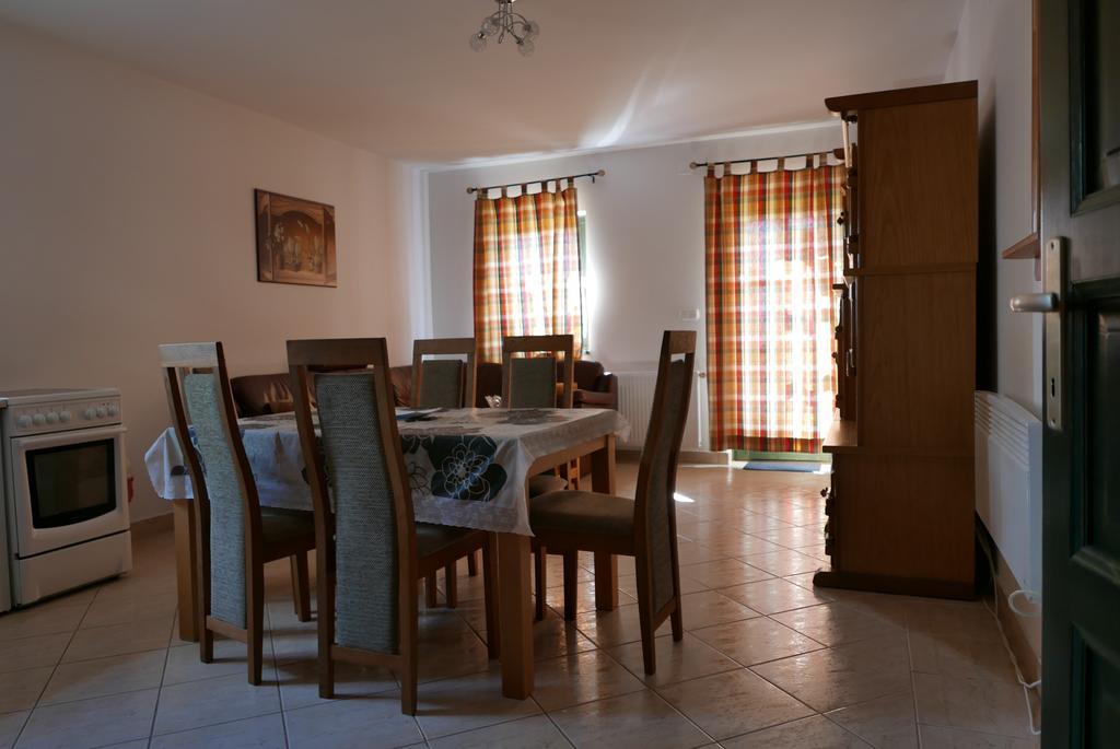 Hillside Apartments Révfülöp Екстериор снимка