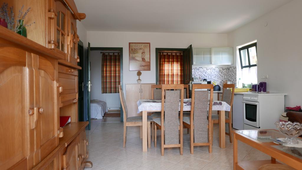 Hillside Apartments Révfülöp Екстериор снимка