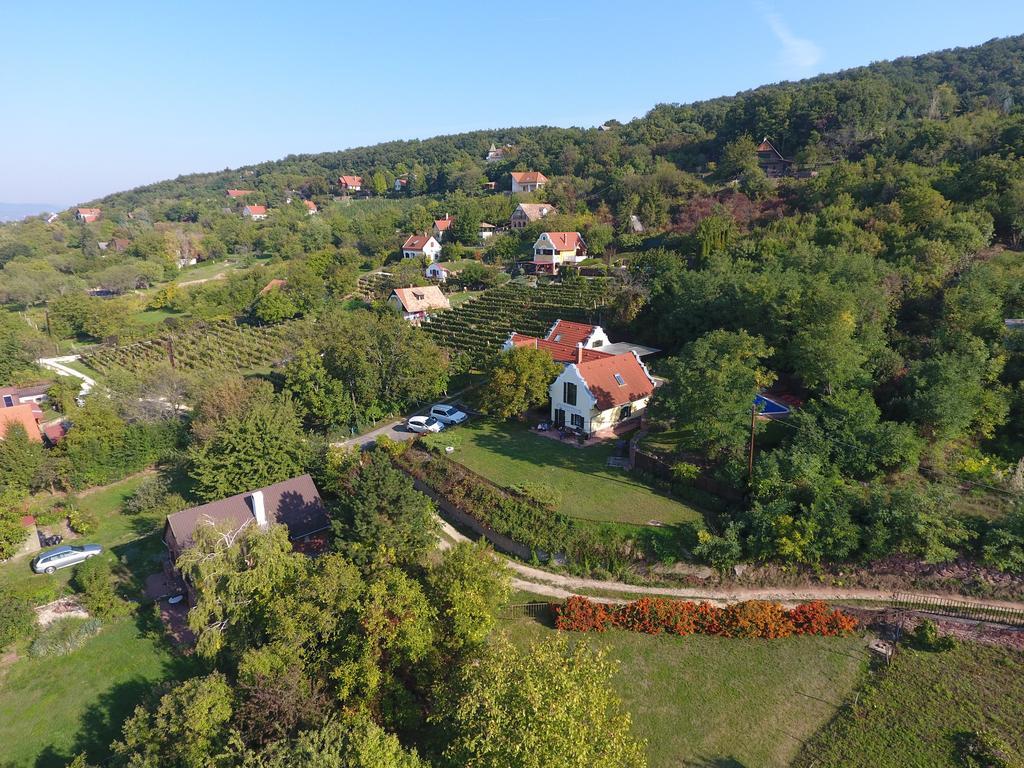 Hillside Apartments Révfülöp Екстериор снимка