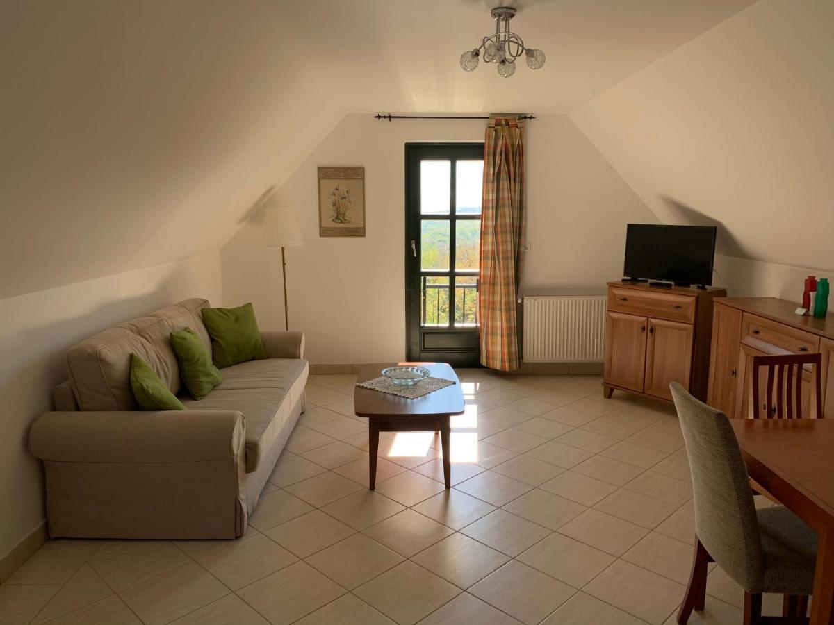 Hillside Apartments Révfülöp Екстериор снимка